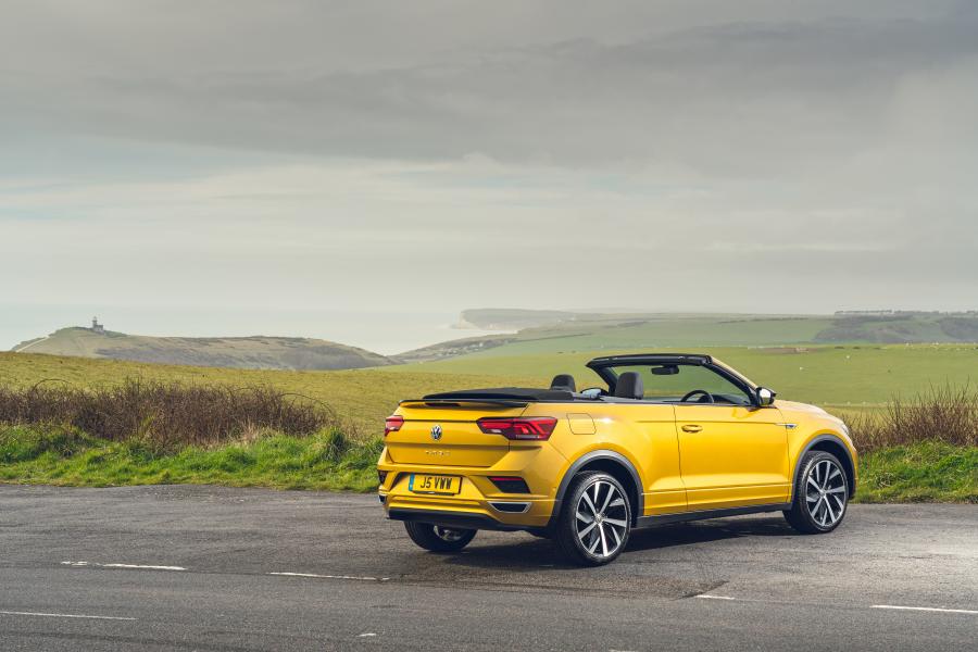  Volkswagen T-Roc Cabriolet R-Line 2020 года  (UK) (фото 15 из 40)